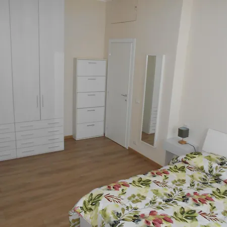 Domus Iarovalvi * Róma