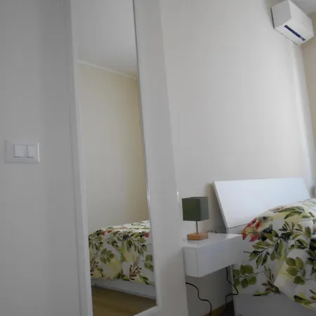 דירה Domus Iarovalvi *