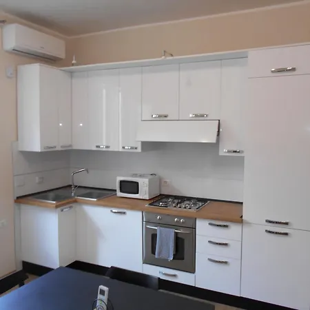 Apartment Domus Iarovalvi *